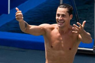 constantin popovici a castigat etapa de la copenhaga din seria mondiala red bull cliff diving iar catalin preda a cucerit medalia de bronz