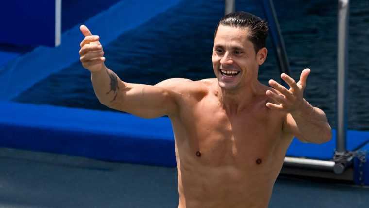 constantin popovici a castigat etapa de la copenhaga din seria mondiala red bull cliff diving iar catalin preda a cucerit medalia de bronz