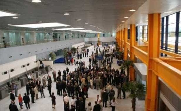 scandal la aeroportul cluj un angajat romatsa a fost depistat positiv la droguri in timpul serviciului
