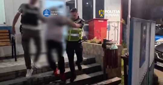 video barbat agresiv retinut la mioveni amenintari si scandal la local