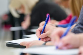 214 candidati din Arges au sustinut proba scrisa pentru Definitivat