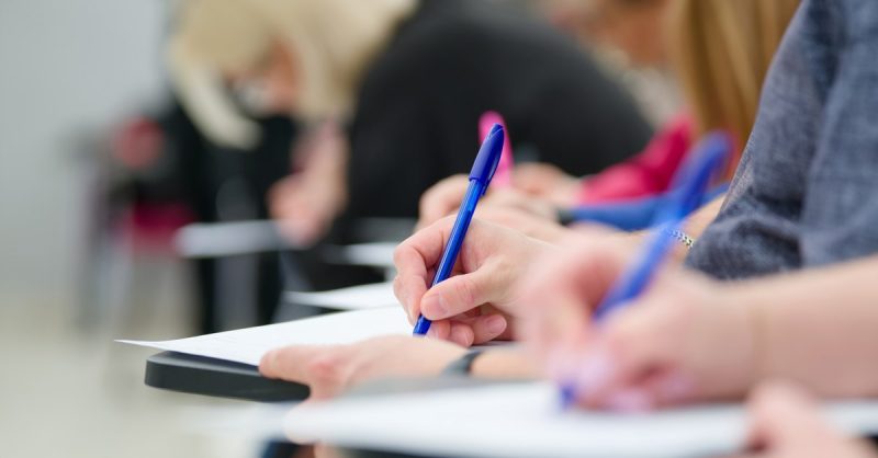 214 candidati din Arges au sustinut proba scrisa pentru Definitivat