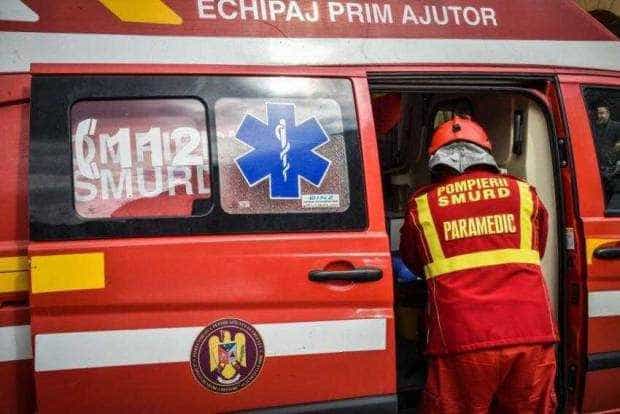 Accident in Arges la Tigveni Un ranit a fost scos din vehiculul avariat