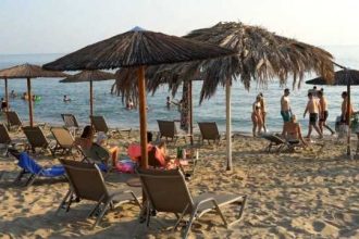 Alerte MAE pentru romanii care calatoresc in Grecia risc ridicat de incendii in Creta Attica si alte locatii turistic