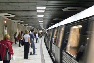 Angajata a Metrorex infectata cu bacteria Legionella dupa interventia de la metroul Piata Victoriei Femeia se afla in stare grava