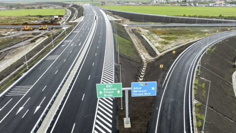 Autostrada Moldovei ia avant aproape 2000 de muncitori si 400 de utilaje lucreaza nonstop pe A7