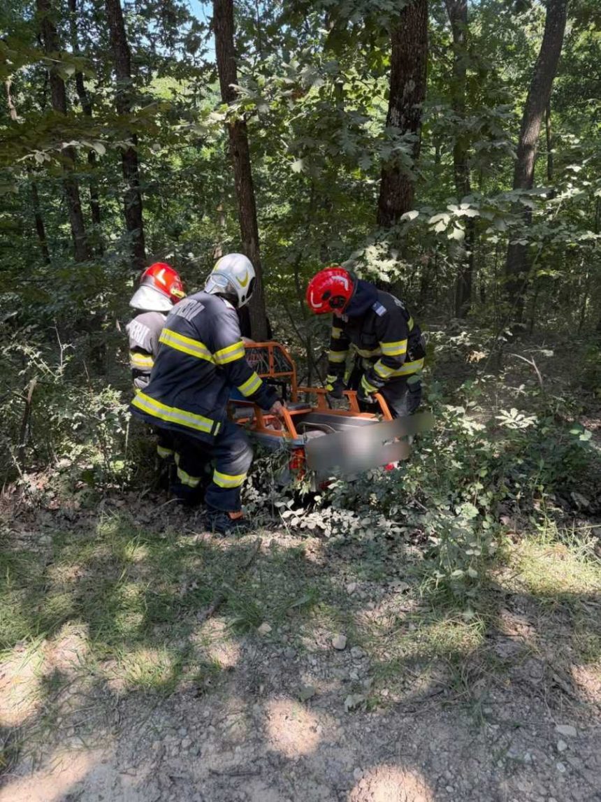 Barbat recuperat dintr o rapa dupa ce s a rasturnat cu motocultorul