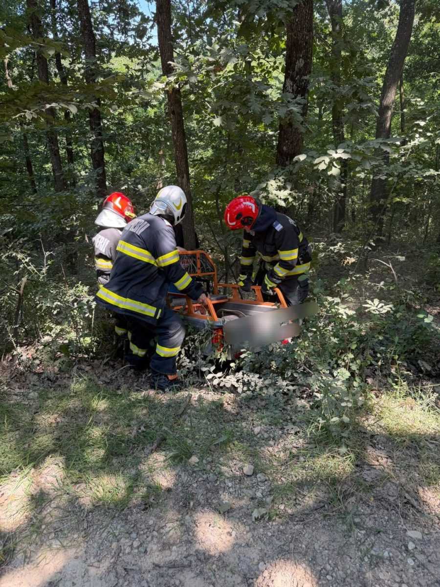 Barbat recuperat dintr o rapa dupa ce s a rasturnat cu motocultorul