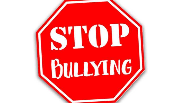 Campania Fara bullying in scolile din Arges Proiect de lege pentru introducerea uniformelor scolare obligatorii