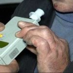 Dupa ce a consumat alcool un argesan a lovit un gard cu masina