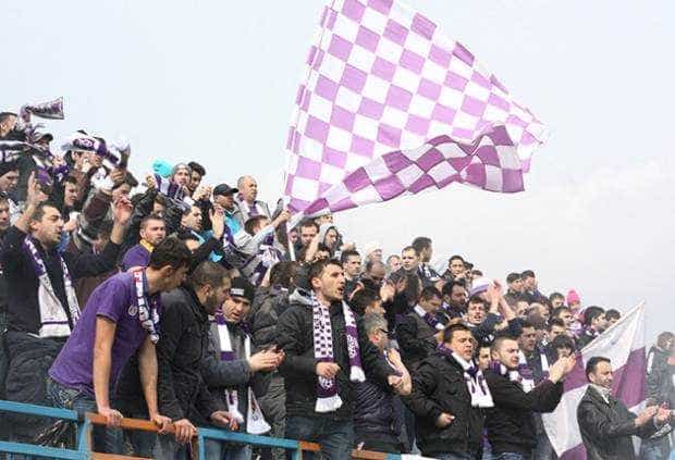 Est e oficial permisiune pentru bere pe stadioane Nicusor Dan a promulgat Legea Paraschiv