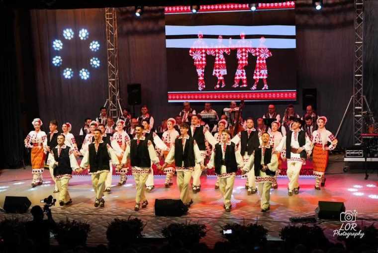 Festivalul International de Folclor Carpati incepe in Arges Programele evenimentelor