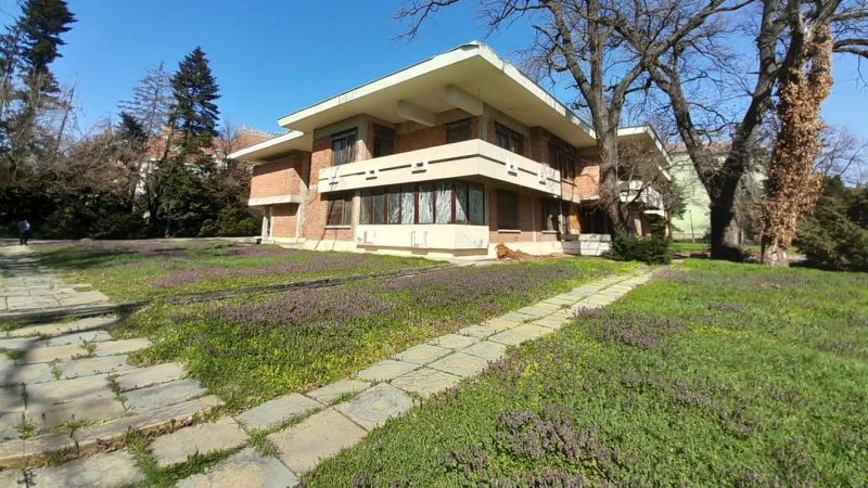Fosta vila de protocol a lui Nicolae Ceausescu din Timisoara poate fi inchiriata pentru evenimente private CJ Timis intentioneaza sa transforme imobilul intr un hub cultural