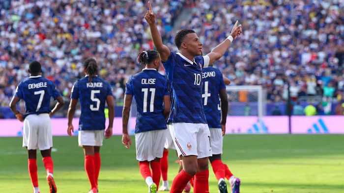 Franta straluceste la Cupa Mondiala Mbappe a stabilit un nou record si aspira la trofeu