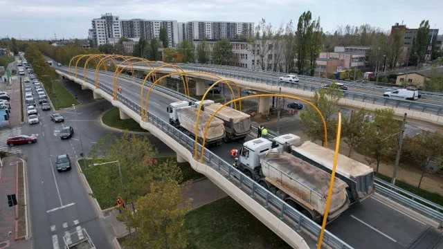 Haos pe DN1 in Bucuresti Pasarela Ikea inchisa complet Exista risc de prabusire a unui stalp de iluminat