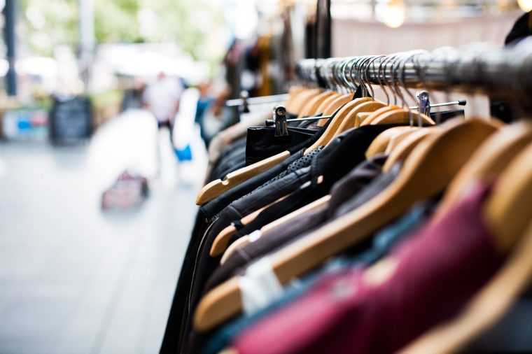 Lovitura pentru Shein Temu si AliExpress Franta intentioneaza sa impuna taxe de pana la 20 de euro pentru fiecare produs de fast fashion