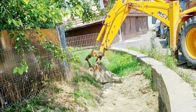 Lucrari de reparatie a drumurilor in Curtea de Arges
