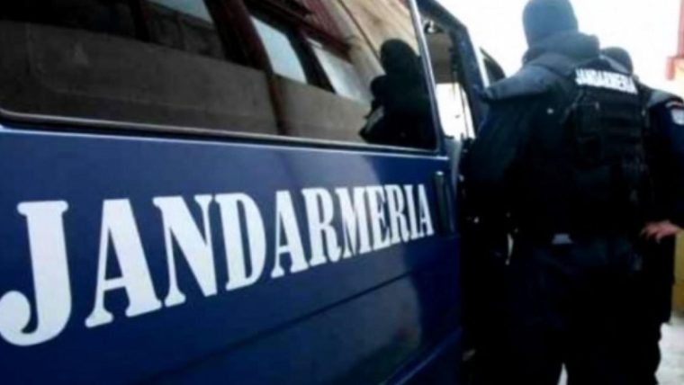 Operatiune de salvare de aproximativ cinci ore in Muntii Macinului Patru turisti rataciti printre care o fetita