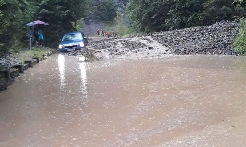 Peste 50 de persoane au fost evacuate din Valea Rea