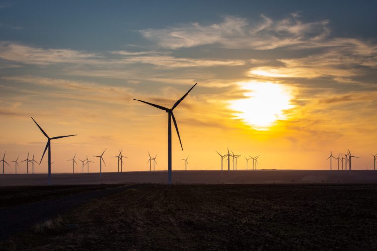 Preturile energiei electrice raman la un nivel ridicat din cauza caldurii