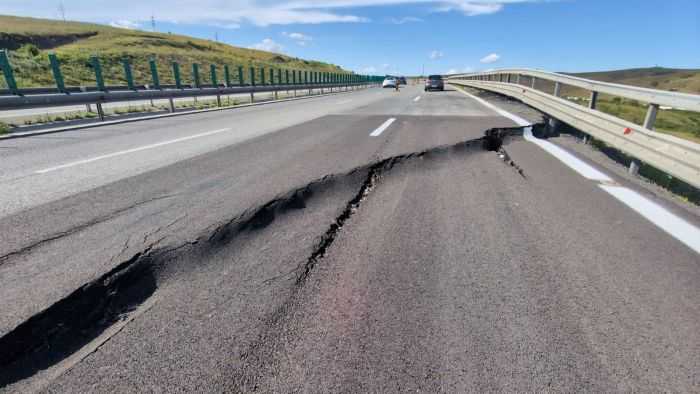 Probleme serioase pe A10 Sebes Turda Ministerul Transporturilor solicit explicatii dupa noua prabusire a asfaltului