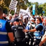 Protestul ciobanilor a degenerat in Piata Presei Libere Jandarmii au folosit gaze lacrimogene
