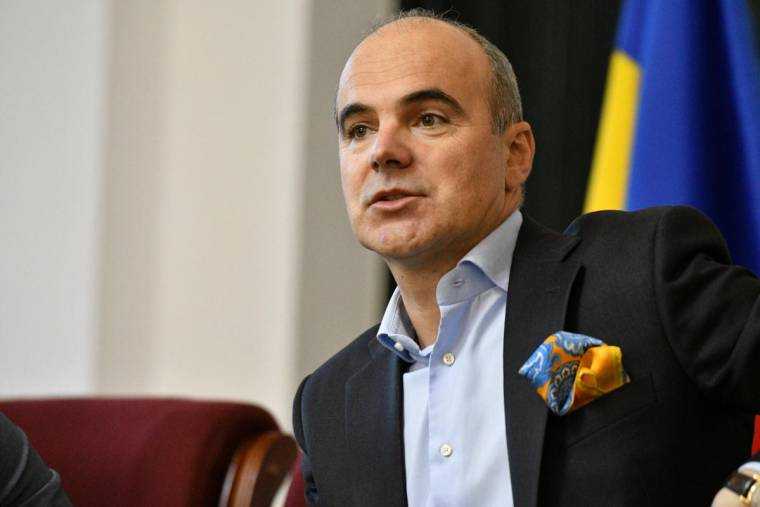 Rares Bogdan critica legea salarizarii Un medic specialist poate castiga mai putin dect un rezident