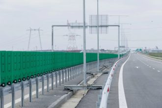 Restrictii pentru soferii directionati spre litoral Breteaua A0A2 catre Constanta va fi inchisa timp de trei zile