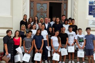 S a incheiat Tabara de vara Pitesti Kragujevac Primarul Gentea i a receput pe copiii din Serbia