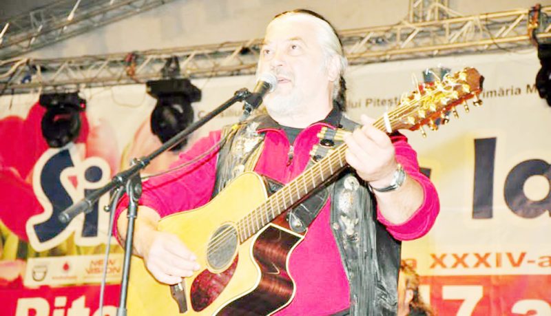 Scena din vita culturala pitestiana 179 Filarmonica Pitesti la Simfonia Lalelelor