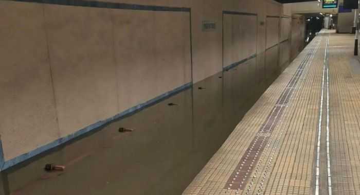 Statia de metrou Piata Victoriei 2 ramane inchisa din cauza inundatiilor Metrorex reconfigureaza circulatia pe Magistrala 1