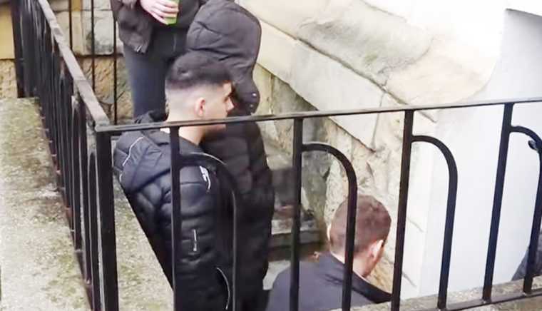Talharii cu masca de la sala de jocuri au fost condamnati Complicele a primit o pedapsa mai mare decat autorul direct pentru fapta comisa in Campulung