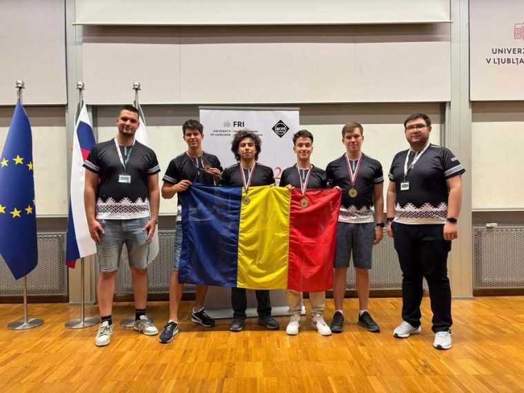 Trei medalii de aur si una de argint pentru Romania la Olimpiada de Informatic din Europa Centrala