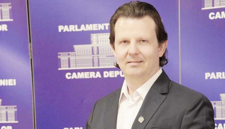 Tudor Ionescu deputat de Arges Desteapta te Romane este vocea unui popor care nu cedeaza in fata libertatii suverenitatii si demnitatilor nationale