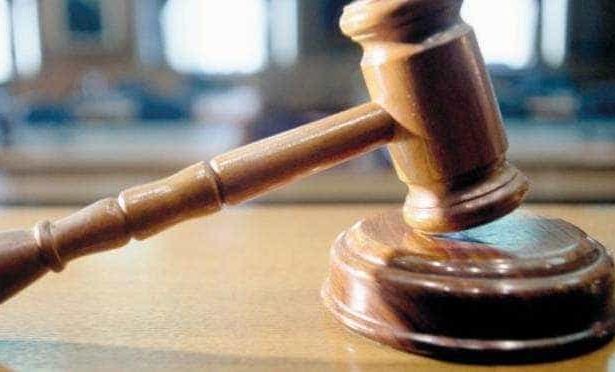 Un primar s a dat in judecata pe sine si primaria pentru a obtine un salariu mai mare