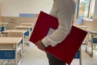 bonus de 1500 de lei net pentru profesori prima de cariera didactica a fost aprobata de parlament pentru anul scolar 2026 2027