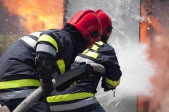 incendiu puternic la leordeni o victima supusa manevrelor de resuscitare
