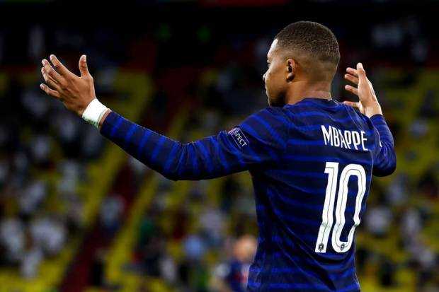 jignit de o senatoare mbappe a respond vehement o femeie incompetenta demna de dispret
