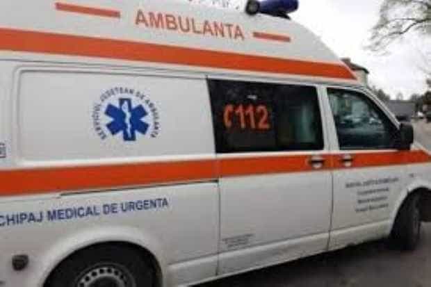 tragedie la o trecere de cale ferata in suceava un tren a lovit violent un autoturism iar soferul a decedat