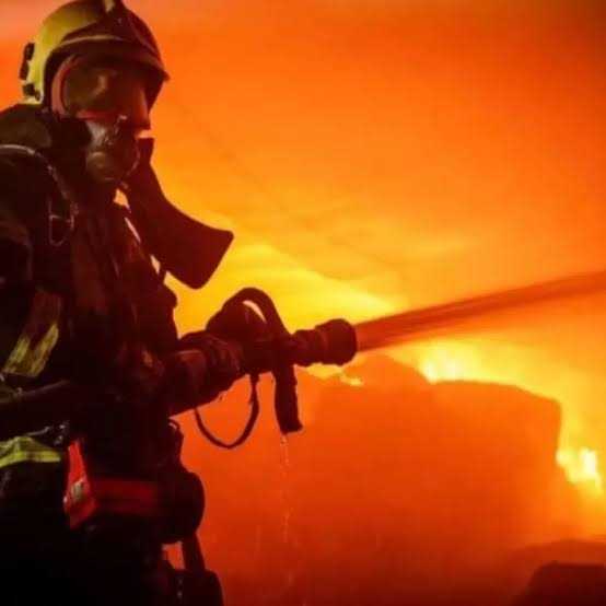 un refugiat ucrainean este acuzat ca a ars locuinta unui roman in italia in urma unei dispute legata de o datorie de 30 de euro
