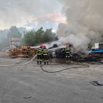video incendiu la o fabrica din Campulung batalia cu flacarile a durat doua ore