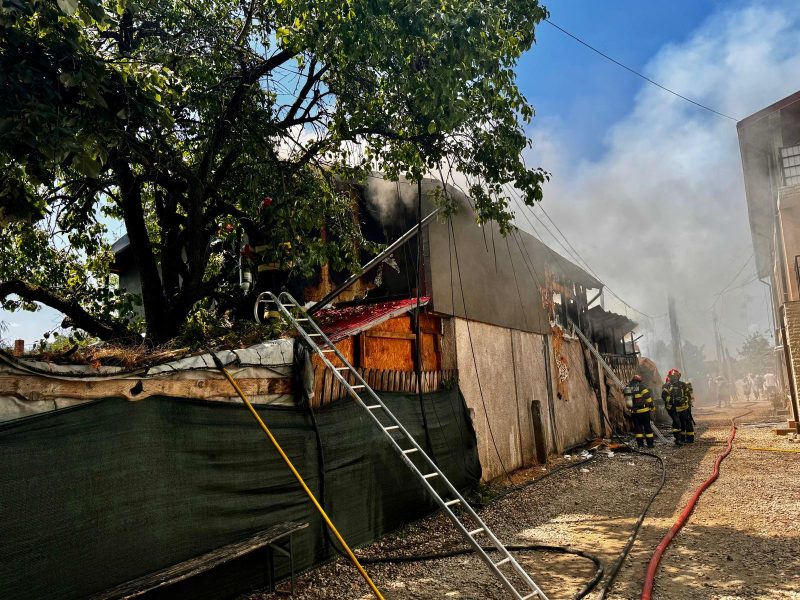video incendiu la stefanesti arges persoane evacuate