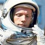 25 august 2012 A murit astronautul american Neil Armstrong primul om care a pasit pe Luna