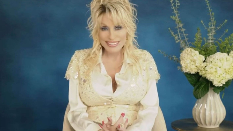 A decadat Dolly Parton legenda muzicii country Artista a vandut peste 160 de milioane de albume la nivel mondial
