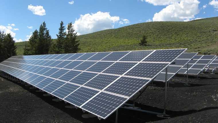 APCE solicta TVA de 0 pentru panourile fotovoltaice si bateriile de stocare Ce modificari propune pentru consumatori si intreprinderi