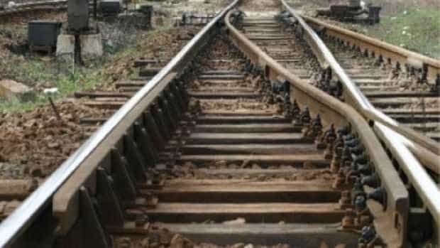 Alerte in gara Petrosani un tren de marfa a dat peste obiecte lasate pe sine Politian Transporturi a intervenit