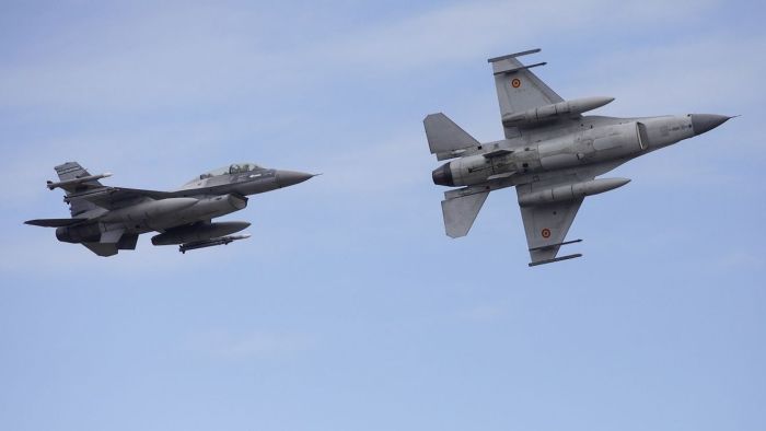 Alerte la granita Romaniei doua obiective aeriene depistate langa Insula Serpilor Mesaj RO Alert si avioane F 18 mobilizate