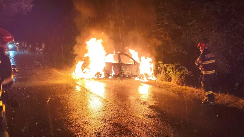 Arges Masina a luat foc ca o torta Ce s a intamplat cu soferul