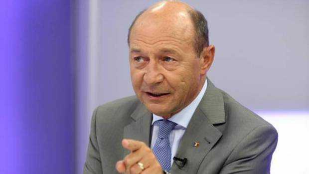 Basescu rade cand este intrebat daca mai exista ceva de furat in Romania Eu cred ca slava Domnului