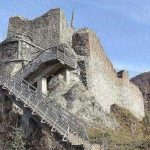 Cetatea Poenari accesibila doar pentru grupuri de 15 20 de persoane dupa aparitia unui urs in zona